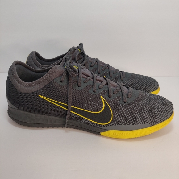 Nike Mercurial Vapor 12 Pro IC Indoor Court Soccer Shoe Men's 11 Black Yellow